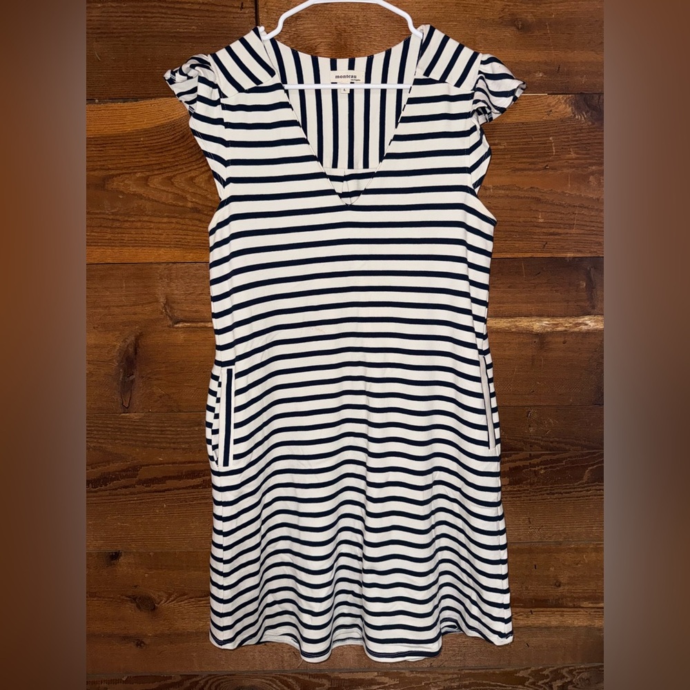 Monteau Navy & White Striped V-Neck Midi Dress w/ Pockets. Small stain (#2). L